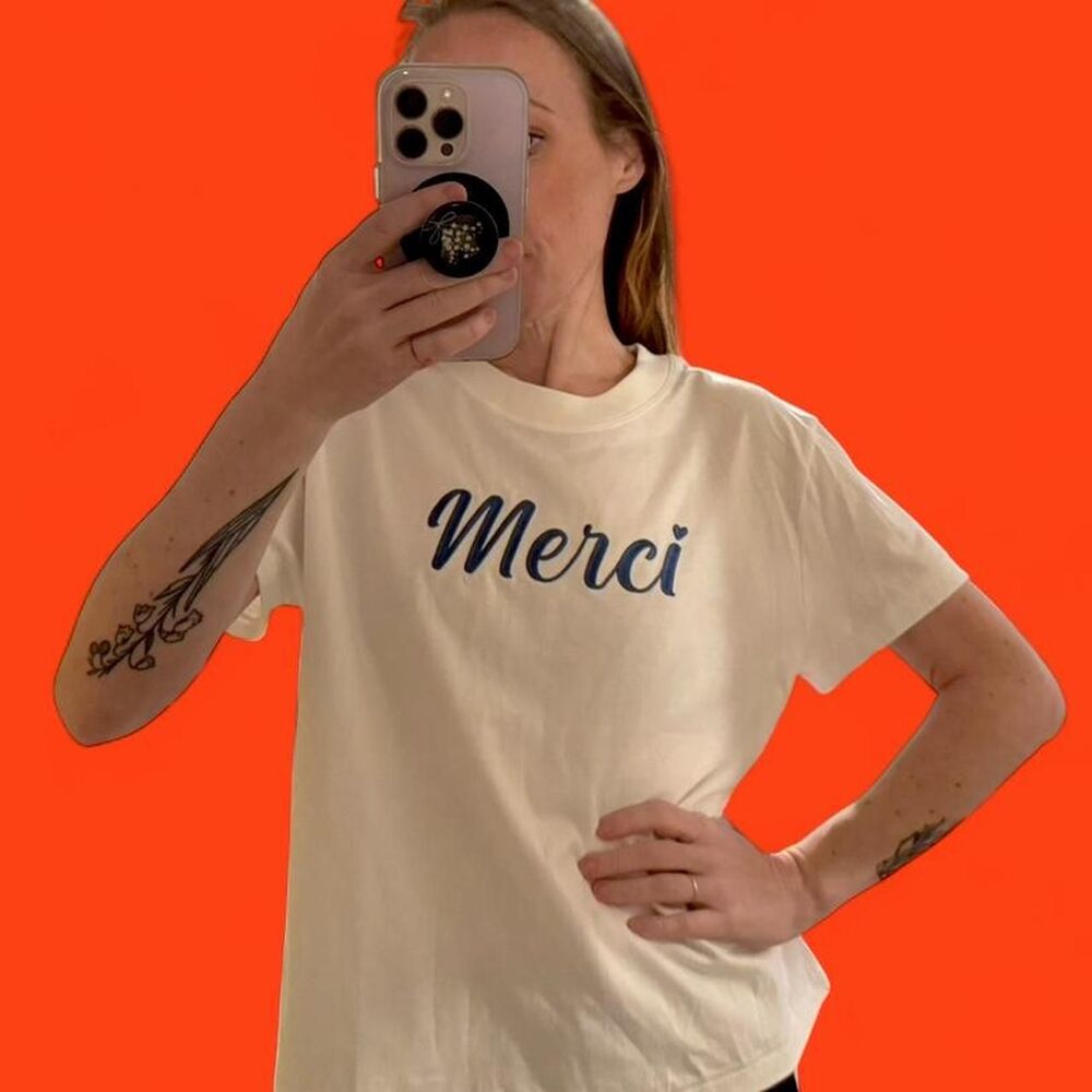 💙 Wildfox “Merci” Script Crop Tee - Picture 5 of 5